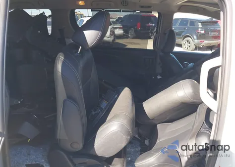 2017 Toyota Sienna Se Premium 8 Passenger z USA, uszkodzony, nr VIN 5TDXZ3DC8HS783989